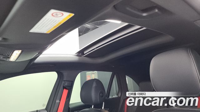 Mercedes-Benz GLC-Class 2019 — photo 19