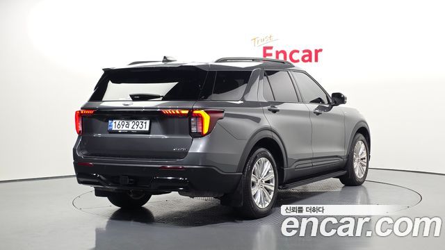 Ford Explorer 2025 — photo 2