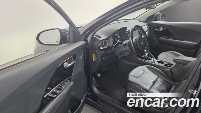 Kia Niro 2018 — photo 11