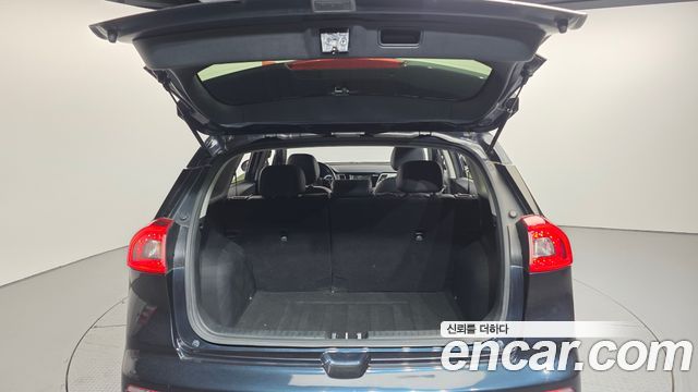 Kia Niro 2018 — photo 20