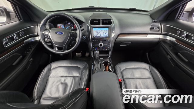 Ford Explorer 2018 — photo 10