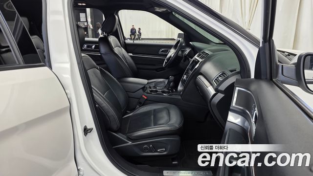 Ford Explorer 2018 — photo 17