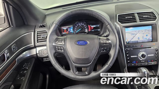 Ford Explorer 2018 — photo 19