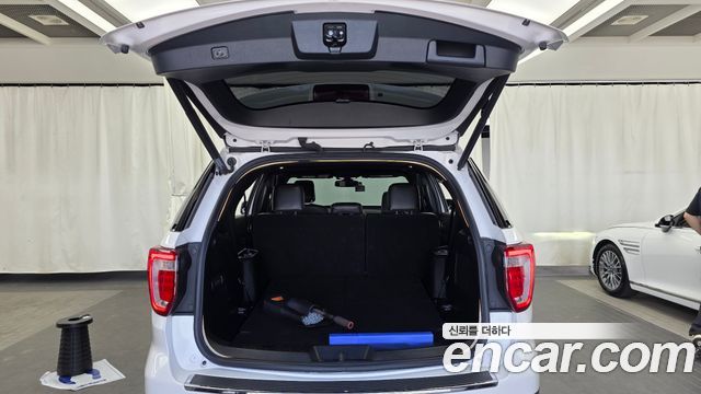 Ford Explorer 2018 — photo 26