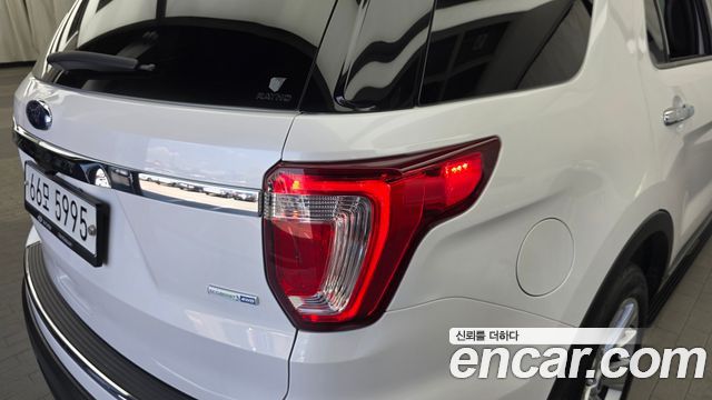 Ford Explorer 2018 — photo 9