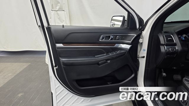 Ford Explorer 2018 — photo 14