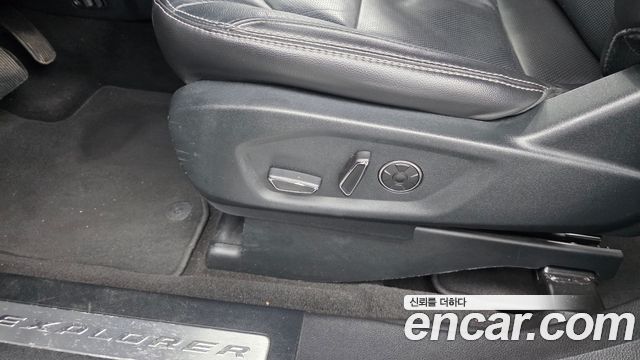 Ford Explorer 2018 — photo 31