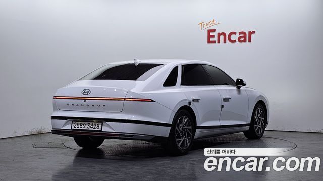 Hyundai Grandeur 2023 — photo 2