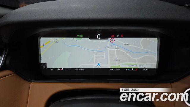 Land Rover Range Rover Velar 2022 — photo 11