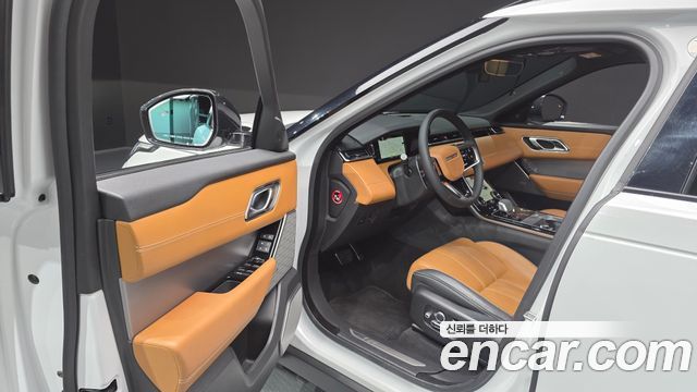 Land Rover Range Rover Velar 2022 — photo 13