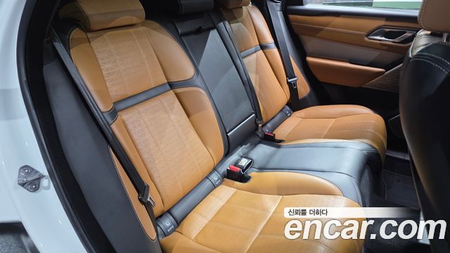 Land Rover Range Rover Velar 2022 — photo 17