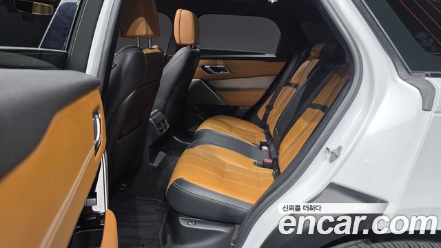 Land Rover Range Rover Velar 2022 — photo 18