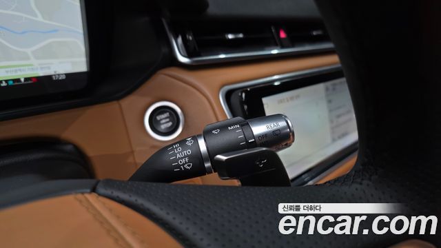 Land Rover Range Rover Velar 2022 — photo 24