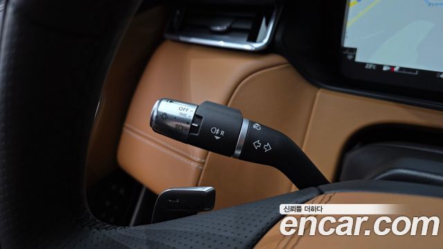 Land Rover Range Rover Velar 2022 — photo 26