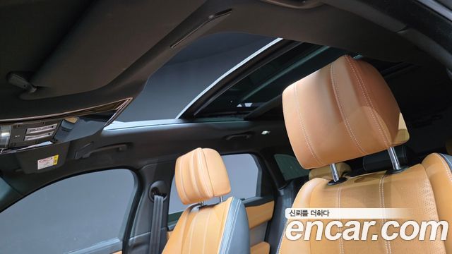 Land Rover Range Rover Velar 2022 — photo 29