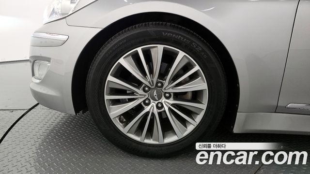 Hyundai Genesis 2013 — photo 5