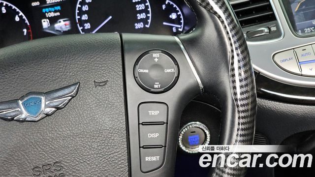 Hyundai Genesis 2013 — photo 17