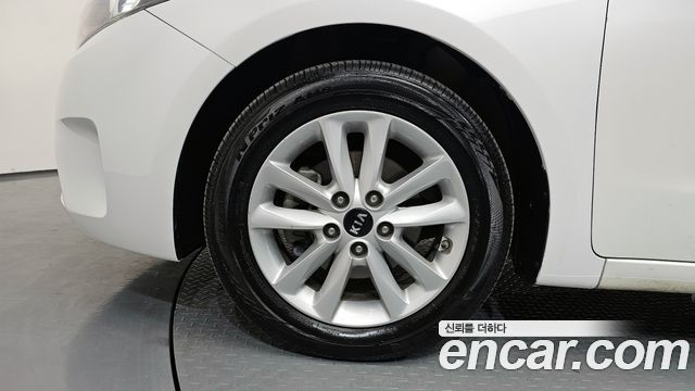 Kia K3 2017 — photo 5