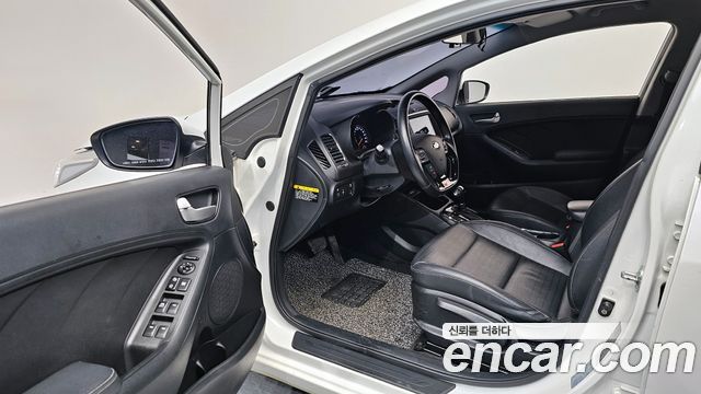Kia K3 2017 — photo 13