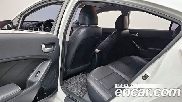 Kia K3 2017 — photo 18
