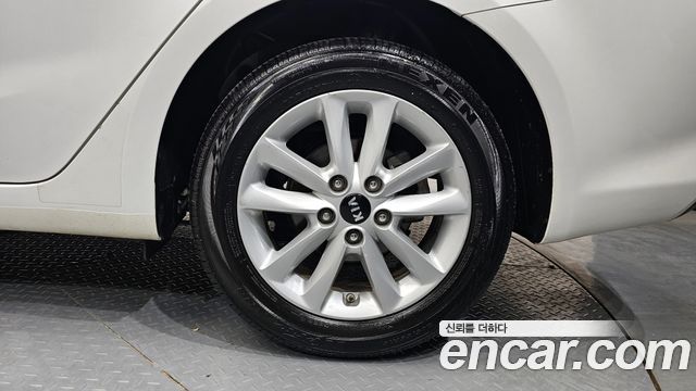 Kia K3 2017 — photo 7