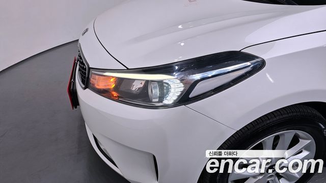 Kia K3 2017 — photo 8