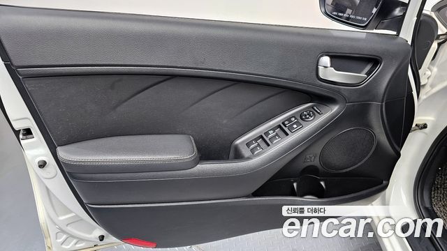 Kia K3 2017 — photo 14