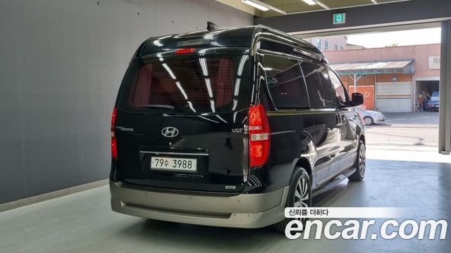 Hyundai Starex 2015 — photo 2