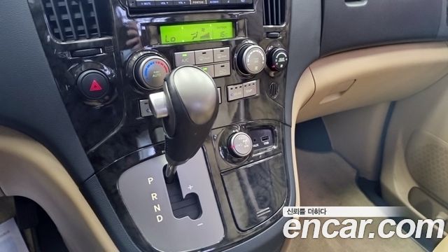 Hyundai Starex 2015 — photo 9