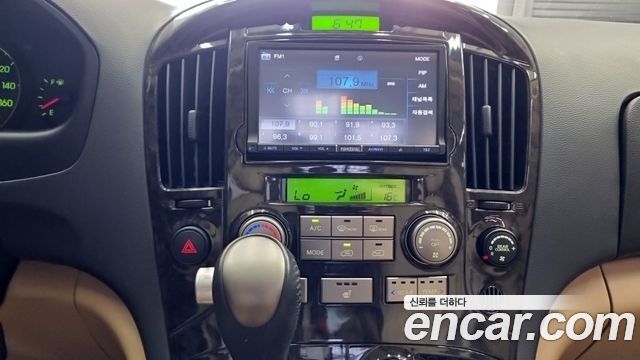 Hyundai Starex 2015 — photo 13