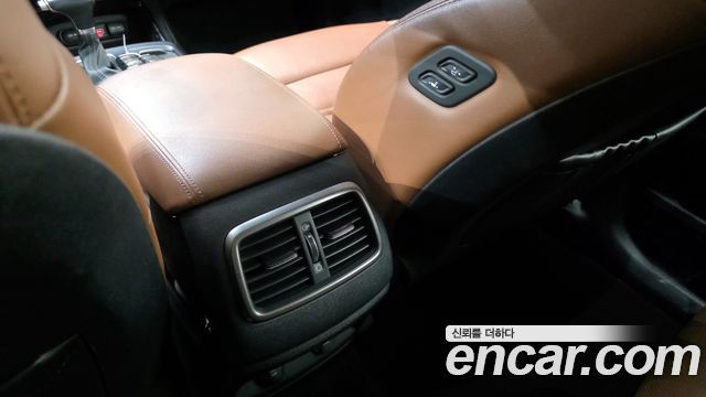 Kia Sorento 2018 — photo 28