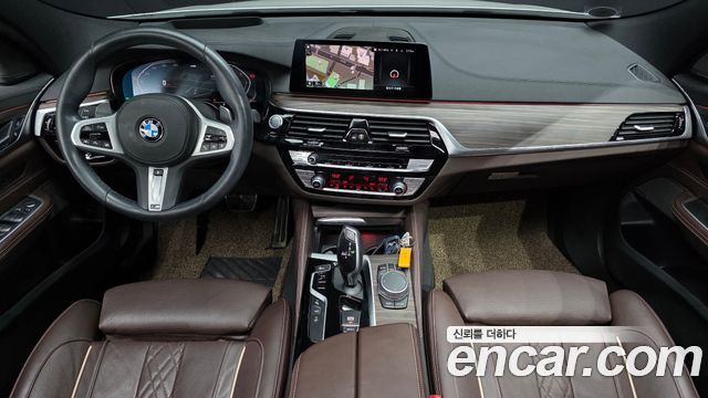 BMW Gran Turismo 2020 — photo 10