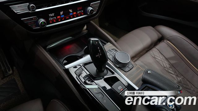 BMW Gran Turismo 2020 — photo 12
