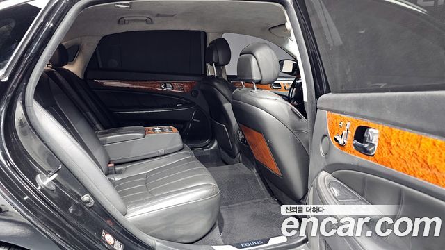 Hyundai Equus 2010 — photo 18