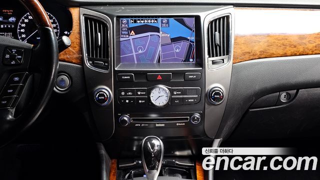 Hyundai Equus 2010 — photo 21