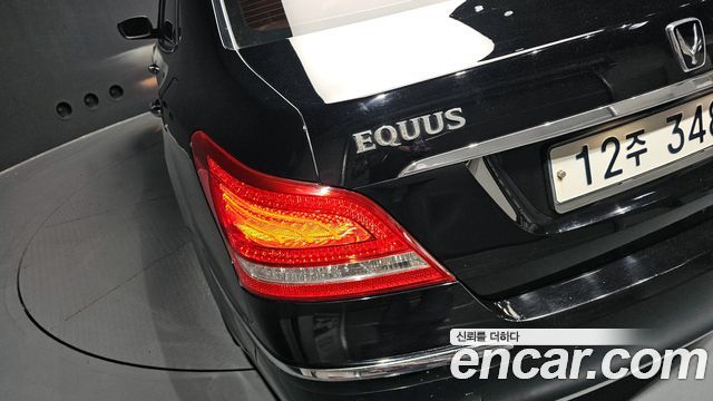 Hyundai Equus 2010 — photo 9