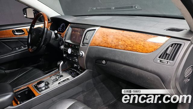 Hyundai Equus 2010 — photo 27