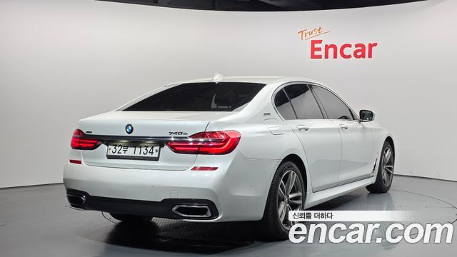 BMW 7-Series 2019 — photo 2