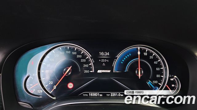 BMW 7-Series 2019 — photo 8