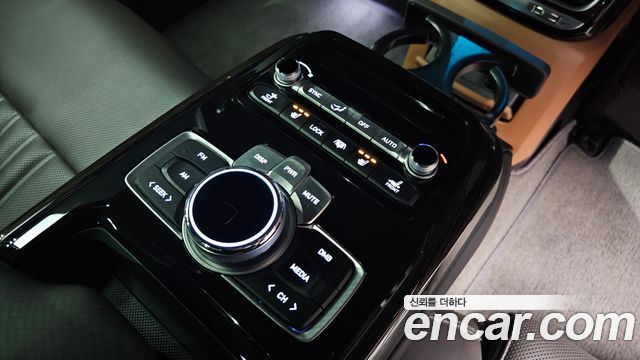 Genesis G90 2021 — photo 23