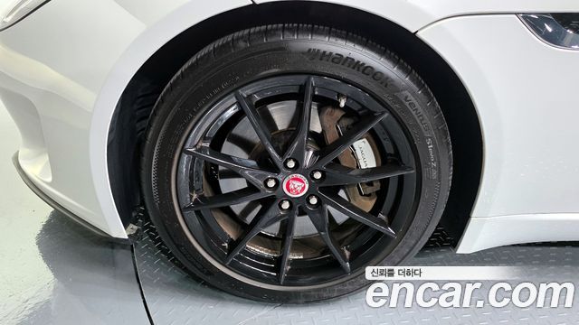 Jaguar F-TYPE 2019 — photo 5