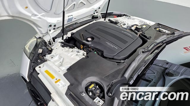 Jaguar F-TYPE 2019 — photo 6