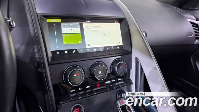 Jaguar F-TYPE 2019 — photo 18