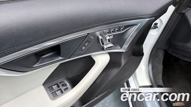 Jaguar F-TYPE 2019 — photo 26