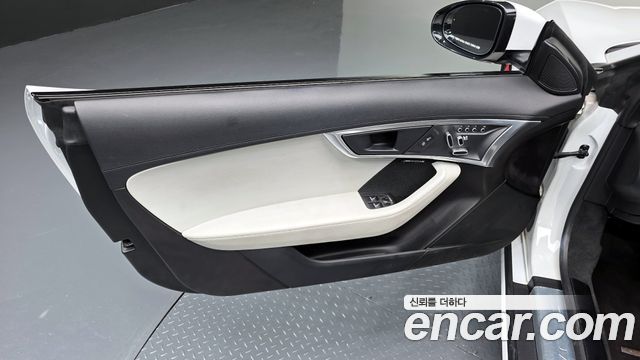Jaguar F-TYPE 2019 — photo 15