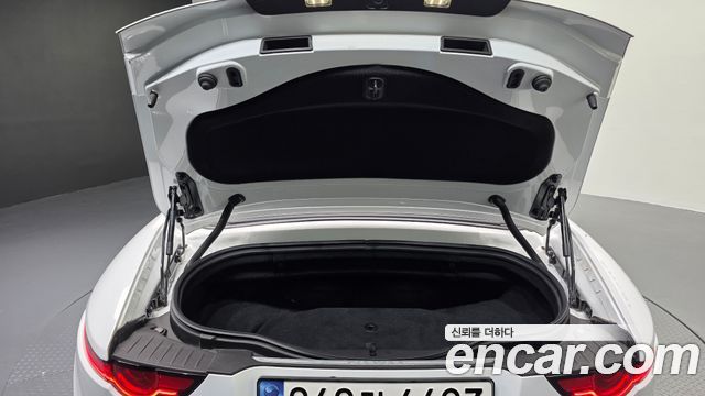 Jaguar F-TYPE 2019 — photo 34