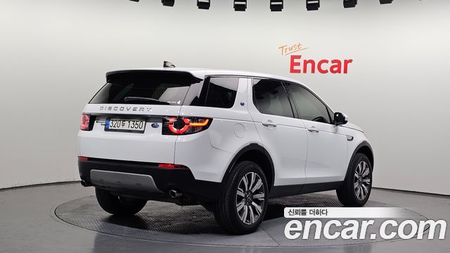 Land Rover Discovery Sport 2018 — photo 2