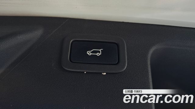 Land Rover Discovery Sport 2018 — photo 23