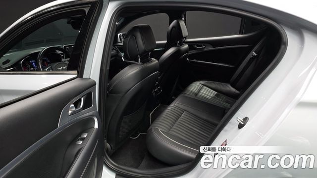 Genesis G70 2018 — photo 12