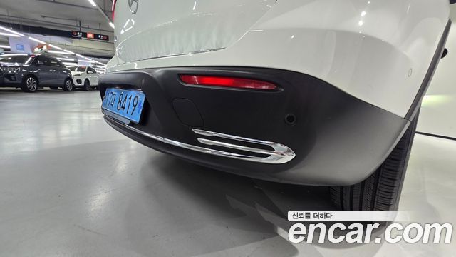 Mercedes-Benz EQB 2024 — photo 11